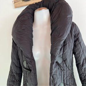 White House Black Market Womens
Black Long Sleeve Pockets Puffer
Jacket Size xs